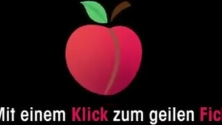 Amatőr kitetovált gigászi didkós tini nőci