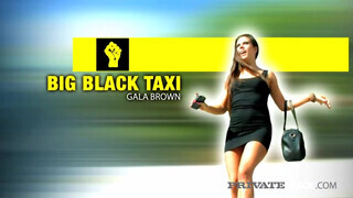 Gala Brown a taxiban szexel