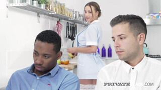 PrivateBlack - Taylor Sands édeshármasban szexel