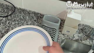 MewSlut gondosan lecumiztatva