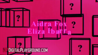 DigitalPlayground – Ana Foxxx fehér manussal reszel