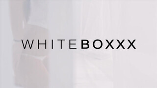 WHITEBOXXX - Eveline Dellai hátsó nyílásba reszelve