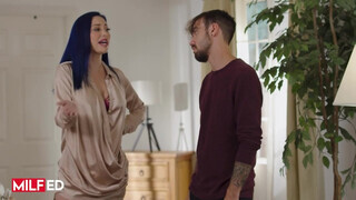 MILFED - Eve Marlowe fiatalabb csávóval közösül