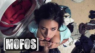 Mofos - Autumn Falls csöcsbe és punciba baszva