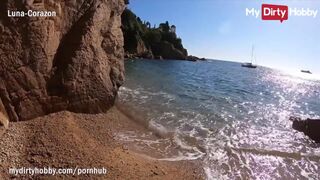 Luna Corazon tüzes orálozása a strandon, majdnem elkapták