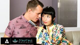 Marica Hase forró masszázsánál megtöri a óriási hímvesszője ügyfelétől