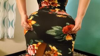 Crystal Lust nagy fenekű milf-et megdúgják egy szextől füstölgő hotelszobában