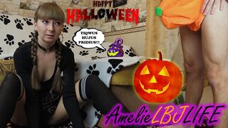 Pici boszorkány megidézi a óriási fügyit és keményen megbasszák, hogy beleélvezzen a puncijába - halloween 2020