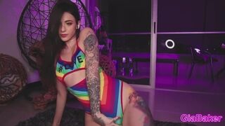 Gia_baker vonzó tánca és vad masztija webkamerán