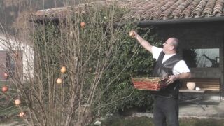Izgató világos szőke tini amatőr popó lyukba kefélve és szájba spriccelve gigantikus farasszal